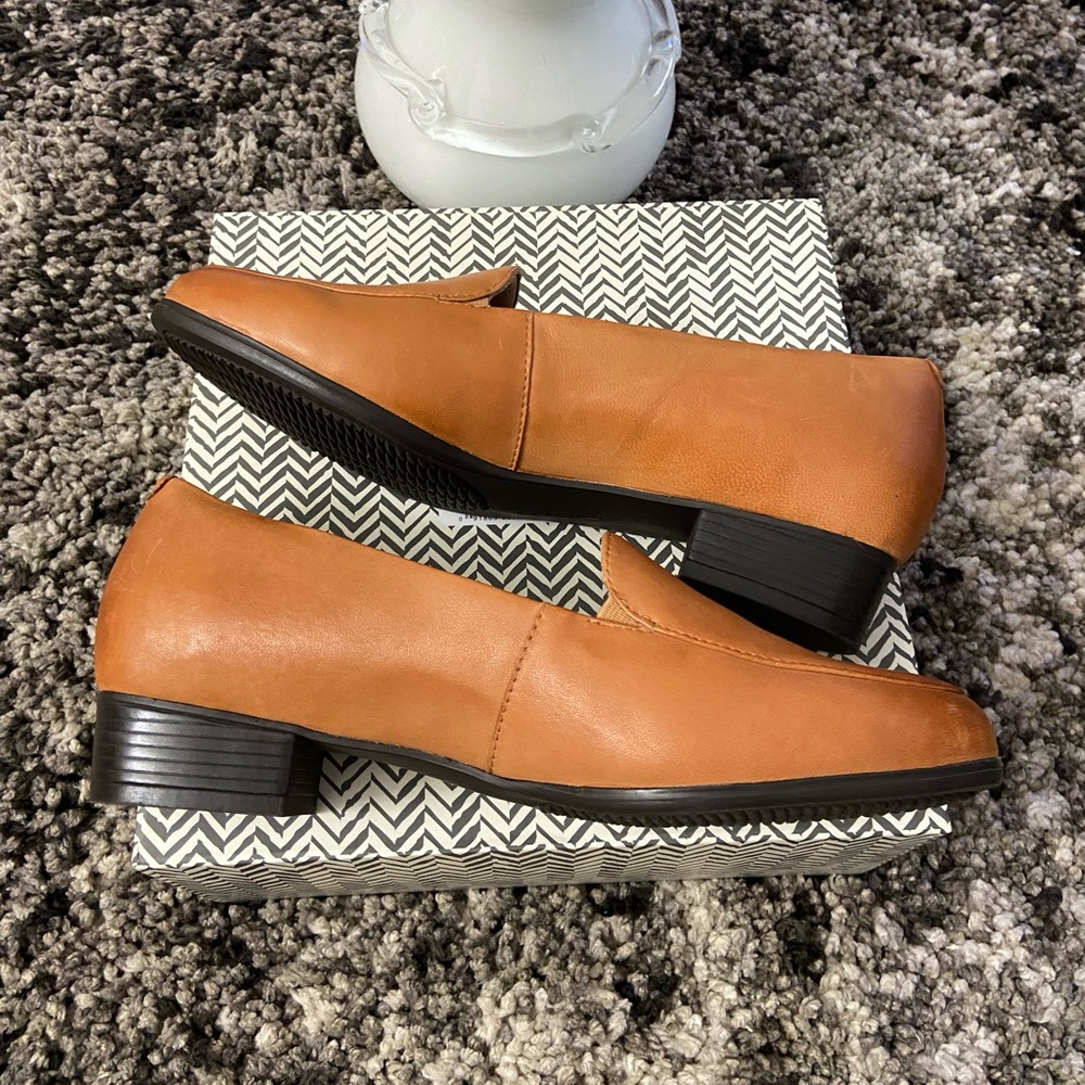Trotters Women Loafer Tan, size 8 (W)